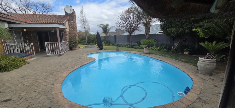 4 Bedroom Property for Sale in Hillcrest Northern Cape